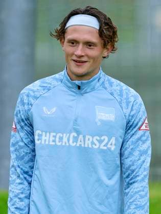 Fabian Reese Hertha BSC Berlin laughs, , Training Hertha BSC Berlin, Sportplatz Langau on July 16, 2025 in Kitzbuehel, Austria Photo by Marco Steinbrenner DeFodi Images Fabian Reese Hertha BSC Berlin smiles, , Training Hertha BSC Berlin, Sportplatz Langau, July 16, 2025 in Kitzbuehel, Austria Photo by Marco Steinbrenner DeFodi Images