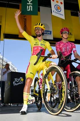 Tour de France 2025 Stage 11 TOULOUSE, FRANCE - JULY 16 : Healy Ben (IRL) of EF Education - EasyPost on stage before the start of the race during stage 11 of the 112th edition of Tour de France an UCI World Tour 2.UWT cycling road race stage for Men Elite of 154 km with start in Toulouse and finish in Toulouse on July 16, 2025 in Toulouse, France, 16 07 2025 ( Motordriver Kenny Verfaillie - Toulouse France  Copyright: xJanxDexMeuleneirx