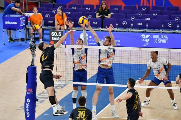 Ljubljana, Slovenia, 16th July 2024: Dmytro Yanchuk of Ukraine (L) in action against Cornelis Luuc van Der Ent of Netherlands (C) during the IVNL Volleyball Nations League, Week 3 match, between Ukraine and Netherlands at Arena Stozice, Ljubljana, Slovenia. (Natasa Kupljenik SPP) Copyright: xNatasaxKupljenikx xSPPx SPP_1015279