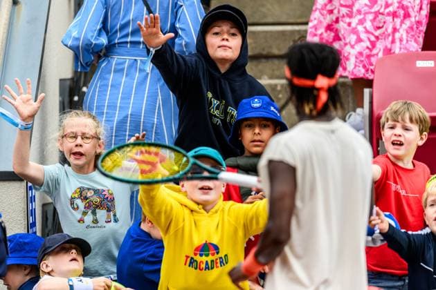 250716 Mikael Ymer of Sweden throws rackets out to the audience during day 4 of the Nordea Open on July 16, 2025 in Bastad Photo Mathilda Schuler BILDBYRAN kod MA MA0847 tennis atp 250 nordea open bbeng publik  Copyright: MATHILDAxSCHULER BB250716MA013