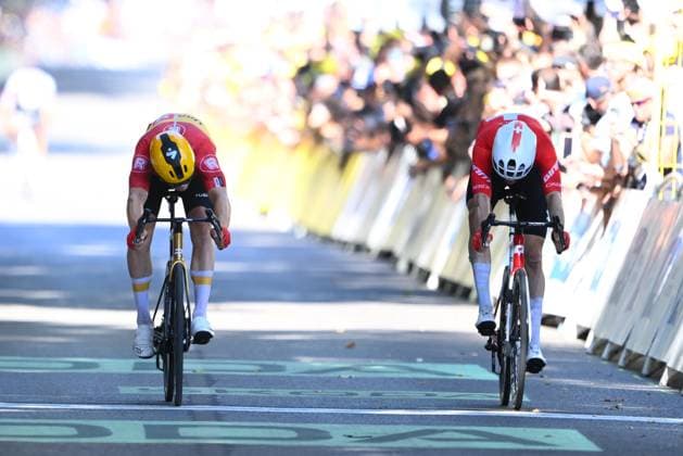 Tour de France 2025 Stage 11 TOULOUSE, FRANCE - JULY 16 : Abrahamsen Jonas (NOR) of Uno-X Mobility, Schmid Mauro (SUI) of Team Jayco AlUla in the final sprint during stage 11 of the 112th edition of Tour de France an UCI World Tour 2.UWT cycling road race stage for Men Elite of 154 km with start in Toulouse and finish in Toulouse on July 16, 2025 in Toulouse, France, 16 07 2025 ( Motordriver Kenny Verfaillie - Toulouse France  Copyright: xVincentxKalutx