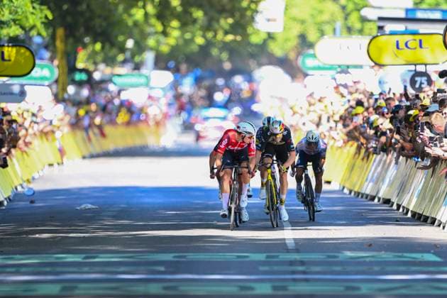 Tour de France 2025 Stage 11 TOULOUSE, FRANCE - JULY 16 : Van Aert Wout (BEL) of Team Visma - Lease a Bike, Vauquelin Kevin (FRA) of Arkea - B&B Hotels, De Lie Arnaud (BEL) of Lotto Cycling Team at the finish line during stage 11 of the 112th edition of Tour de France an UCI World Tour 2.UWT cycling road race stage for Men Elite of 154 km with start in Toulouse and finish in Toulouse on July 16, 2025 in Toulouse, France, 16 07 2025 ( Motordriver Kenny Verfaillie - Toulouse France  Copyright: xVincentxKalutx