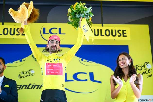 Tour de France 2025 Stage 11 TOULOUSE, FRANCE - JULY 16 : Healy Ben (IRL) of EF Education - EasyPost on the podium with the yellow jersey during stage 11 of the 112th edition of Tour de France an UCI World Tour 2.UWT cycling road race stage for Men Elite of 154 km with start in Toulouse and finish in Toulouse on July 16, 2025 in Toulouse, France, 16 07 2025 ( Motordriver Kenny Verfaillie - Toulouse France  Copyright: xVincentxKalutx