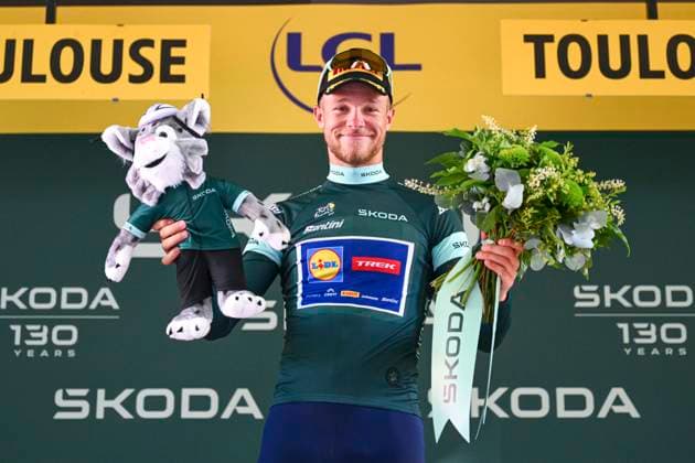 Tour de France 2025 Stage 11 TOULOUSE, FRANCE - JULY 16 : Milan Jonathan (BEL) of Lidl - Trek on the podium with the green jersey during stage 11 of the 112th edition of Tour de France an UCI World Tour 2.UWT cycling road race stage for Men Elite of 154 km with start in Toulouse and finish in Toulouse on July 16, 2025 in Toulouse, France, 16 07 2025 ( Motordriver Kenny Verfaillie - Toulouse France  Copyright: xVincentxKalutx