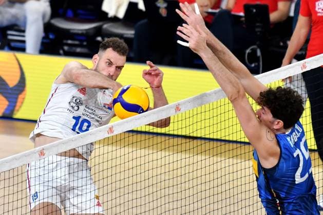 Ljubljana, Slovenia, 16th July 2024: Drazen Luburic of Serbia (L) in action against Giovannimaria Gargiulo of Italy (R) during the IVNL Volleyball Nations League, Week 3 match, between Serbia and Italy at Arena Stozice, Ljubljana, Slovenia. (Natasa Kupljenik SPP) Copyright: xNatasaxKupljenikx xSPPx SPP_1015515