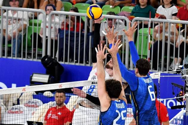 Ljubljana, Slovenia, 16th July 2024: Marko Ivovic of Serbia in action against Simone Giannelli of Italy during the IVNL Volleyball Nations League, Week 3 match, between Serbia and Italy at Arena Stozice, Ljubljana, Slovenia. (Natasa Kupljenik SPP) Copyright: xNatasaxKupljenikx xSPPx SPP_1015527