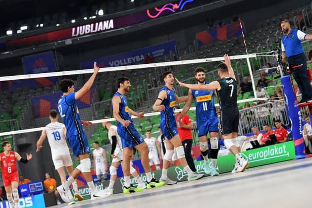 Ljubljana, Slovenia, 16th July 2024: Team Italy celebrate score during the IVNL Volleyball Nations League, Week 3 match, between Serbia and Italy at Arena Stozice, Ljubljana, Slovenia. (Natasa Kupljenik SPP) Copyright: xNatasaxKupljenikx xSPPx SPP_1015528