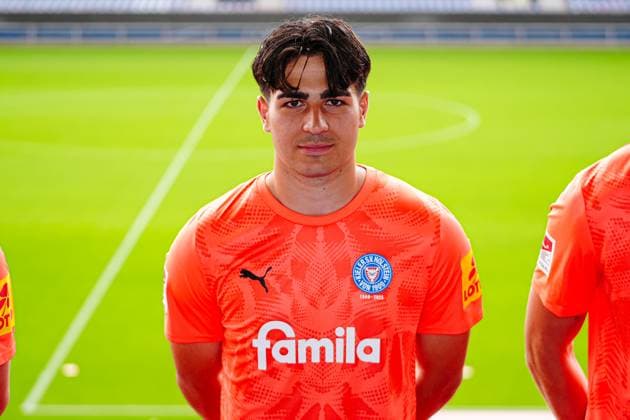 Tyler Dogan Holstein Kiel 42 GER, Holstein Kiel, 2 Bundesliga, Portraettermin 2025 2026 GER, Holstein Kiel, 2 Bundesliga, Portraettermin 2025 2026 Kiel Copyright: xEibner-Pressefoto MarcelxvonxFehrnx EP_MFN