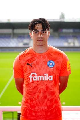 Tyler Dogan Holstein Kiel 42 GER, Holstein Kiel, 2 Bundesliga, Portraettermin 2025 2026 GER, Holstein Kiel, 2 Bundesliga, Portraettermin 2025 2026 Kiel Copyright: xEibner-Pressefoto MarcelxvonxFehrnx EP_MFN