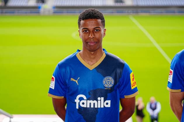 Andu Kelati Holstein Kiel 16 GER, Holstein Kiel, 2 Bundesliga, Portraettermin 2025 2026 GER, Holstein Kiel, 2 Bundesliga, Portraettermin 2025 2026 Kiel Copyright: xEibner-Pressefoto MarcelxvonxFehrnx EP_MFN