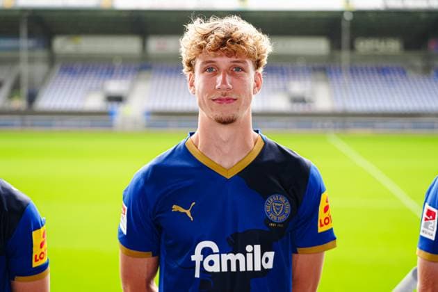 Lasse Rosenboom Holstein Kiel 23 GER, Holstein Kiel, 2 Bundesliga, Portraettermin 2025 2026 GER, Holstein Kiel, 2 Bundesliga, Portraettermin 2025 2026 Kiel Copyright: xEibner-Pressefoto MarcelxvonxFehrnx EP_MFN