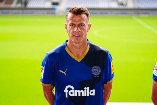 Stefan Schwab Holstein Kiel 22 GER, Holstein Kiel, 2 Bundesliga, portraettermin 2025 2026 GER, Holstein Kiel, 2 Bundesliga, portraettermin 2025 2026 Kiel Copyright: xEibner-Pressefoto MarcelxvonxFehrnx EP_MFN
