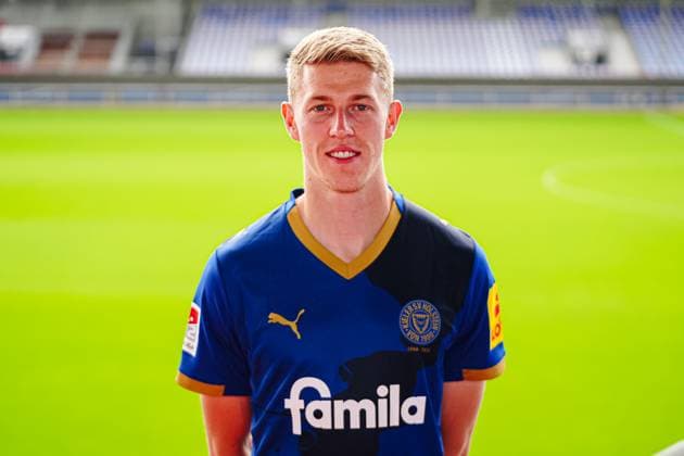 Alexander Bernhardsson Holstein Kiel 11 GER, Holstein Kiel, 2 Bundesliga, Portraettermin 2025 2026 GER, Holstein Kiel, 2 Bundesliga, Portraettermin 2025 2026 Kiel Copyright: xEibner-Pressefoto MarcelxvonxFehrnx EP_MFN