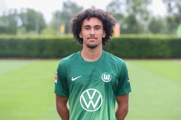 VfL Wolfsburg photo appointment Wolfsburg, 16 07 2025, Mathys Angely VfL Wolfsburg, 1 Bundesliga, portrait appointment 2025 2026 Wolfsburg