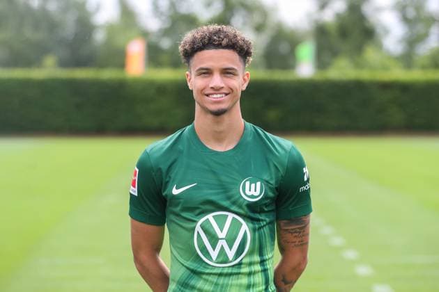 VfL Wolfsburg photo appointment Wolfsburg, 16 07 2025, Kevin Paredes VfL Wolfsburg, 1 Bundesliga, portrait appointment 2025 2026 Wolfsburg