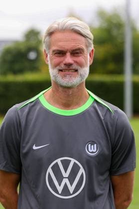 VfL Wolfsburg Photo appointment Wolfsburg, 16 07 2025, Co coach Peter van der Veen VfL Wolfsburg, 1 Bundesliga, portrait appointment 2025 2026 Wolfsburg