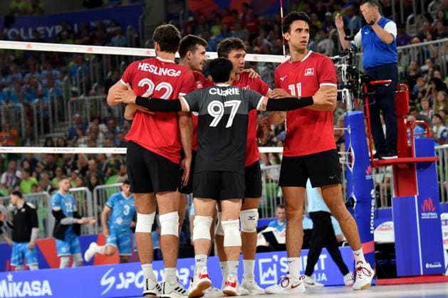 Ljubljana, Slovenia, 16th July 2024: Team Canada celebrate score during the IVNL Volleyball Nations League, Week 3 match, between Canada and Slovenia at Arena Stozice, Ljubljana, Slovenia. (Natasa Kupljenik SPP) Copyright: xNatasaxKupljenikx xSPPx SPP_1015858