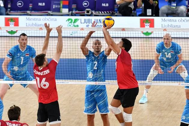 Ljubljana, Slovenia, 16th July 2024: Max Elgert of Canada (CR) in action against Alen Pajen of Slovenia (CL) during the IVNL Volleyball Nations League, Week 3 match, between Canada and Slovenia at Arena Stozice, Ljubljana, Slovenia. (Natasa Kupljenik SPP) Copyright: xNatasaxKupljenikx xSPPx SPP_1015856