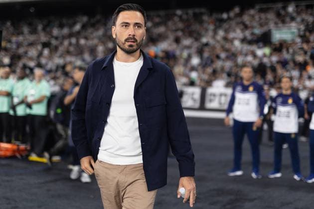 July 16, 2025, Rio de Janeiro, Rio de Janeiro, BRA: RIO DE JANEIRO, BRAZIL - JULY 16: DAVIDE ANCELOTTI, Head Coach of Botafogo, looks on prior the match between Botafogo and Vitoria as part of Brasileirao 2025 at Estadio Olimpico Nilton Santos on July 16, 2025 in Rio de Janeiro, Brazil. Rio de Janeiro BRA - ZUMAc227 20250716_zsp_c227_037 Copyright: xRuanoxCarneirox