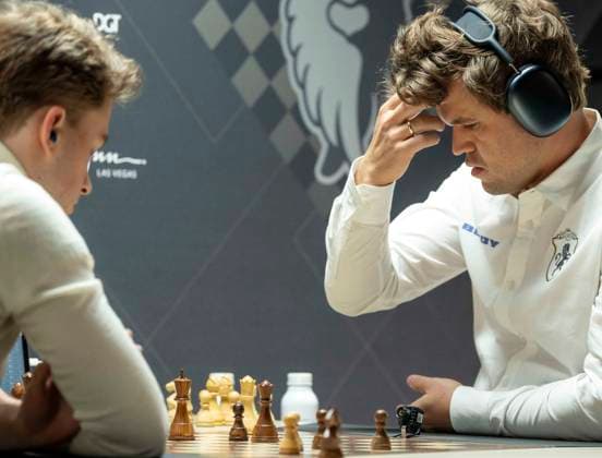 July 16,, 2025 - Las Vegas, Nevada, USA - MAGNUS CARLSEN and VINCENT KEYMER during play at the $750,000 Freestyle Chess Grand Slam event at the Wynn Las Vegas. Las Vegas USA - ZUMAce6_ 0826078794st Copyright: xBrianxCahnx