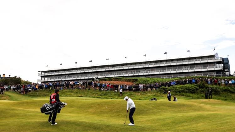 The 153rd Open Championship, Royal Portrush Golf Club, Co. Antrim 17 7 2025 Phil Mickelson chips onto the green on the 2nd Phil Mickelson chips onto the green on the 2nd 17 7 2025  Copyright: x INPHO BenxBradyx 0G8A8695