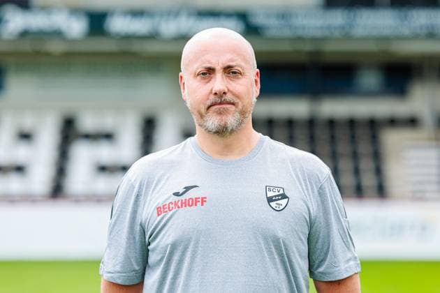 Dr. Jochen Schroeder, Orthopaedic Team Doctor SC Verl 3 Liga, Porträttermin 2025 2026 GER, Porträttermin SC Verl, Football, 3 Liga, Season 2025 2026, 16 07 2025 GER, Porträttermin SC Verl, Football, 3 Liga, Season 2025 2026, 16 07 2025 Verl Copyright: xEibner-Pressefoto JanxRollingerx EP_JSK