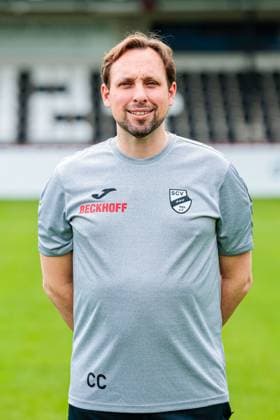 Dr Christian Colcuc, Orthopaedic team doctor SC Verl 3 Liga, Porträttermin 2025 2026 GER, Porträttermin SC Verl, Football, 3 Liga, Season 2025 2026, 16 07 2025 GER, Porträttermin SC Verl, Football, 3 Liga, Season 2025 2026, 16 07 2025 Verl Copyright: xEibner-Pressefoto JanxRollingerx EP_JSK