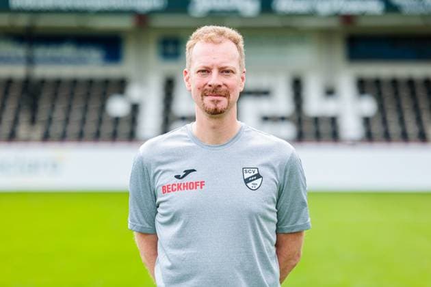 Dr Bjoern Blecher, Radiologist SC Verl 3 Liga, Portrait appointment 2025 2026 GER, Portrait appointment SC Verl, Football, 3 Liga, Season 2025 2026, 16 07 2025 GER, Portrait appointment SC Verl, Football, 3 Liga, Season 2025 2026, 16 07 2025 Verl Copyright: xEibner-Pressefoto JanxRollingerx EP_JSK