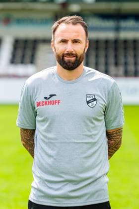 Zlatko Janjic, Board Member Sport SC Verl 3 Liga, Porträttermin 2025 2026 GER, Porträttermin SC Verl, Football, 3 Liga, Season 2025 2026, 16 07 2025 GER, Porträttermin SC Verl, Football, 3 Liga, Season 2025 2026, 16 07 2025 Verl Copyright: xEibner-Pressefoto JanxRollingerx EP_JSK