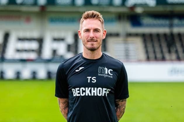 Tobias Strobl, Head Coach SC Verl 3 Liga, Porträttermin 2025 2026 GER, Porträttermin SC Verl, Football, 3 Liga, Season 2025 2026, 16 07 2025 GER, Porträttermin SC Verl, Football, 3 Liga, Season 2025 2026, 16 07 2025 Verl Copyright: xEibner-Pressefoto JanxRollingerx EP_JSK