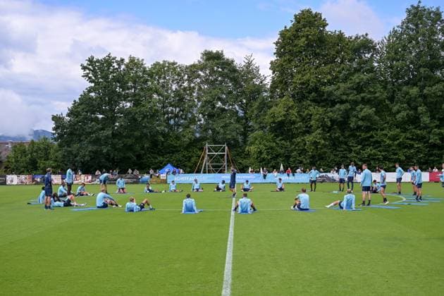 17 07 2025, Football, Season 2025 2026, 2 Bundesliga, Preparation, VfL Bochum summer training camp in Scheffau am Wilden Kaiser, The players stretch xRHR PHOTO YYx Copyright: RHR-FOTOx RHR-FOTO YY