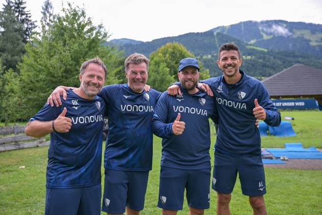 17 07 2025, Football, Season 2025 2026, 2 Bundesliga, Preparation, VfL Bochum summer training camp in Scheffau am Wilden Kaiser, performance diagnostician Rexhep Kushutani VfL Bochum 1848 , coach Dieter Hecking VfL Bochum 1848 , co-coach Marc Andre Kruska VfL Bochum 1848 , co-coach Anthony Losilla VfL Bochum 1848 xRHR PHOTO YYx Copyright: RHR-FOTOx RHR-FOTO YY