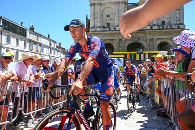 Tour de France 2025 Stage 12 HAUTACAM, FRANCE - JULY 17 : Rider of Team Picnic PostNL before the start of the race during stage 12 of the 112th edition of Tour de France an UCI World Tour 2.UWT cycling road race stage for Men Elite of 181 km with start in Auch and finish in Hautacam on July 17, 2025 in Hautacam, France, 17 07 2025 ( Motordriver Kenny Verfaillie - Hautacam France  Copyright: xVincentxKalutx