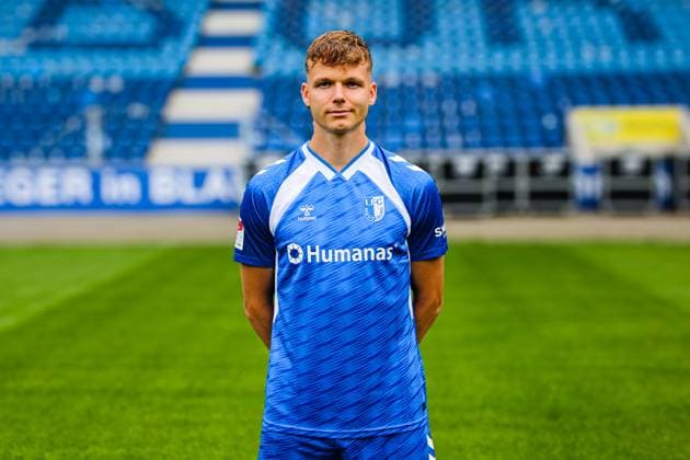 Philipp Hercher, 1 FC Magdeburg 2 Soccer Bundesliga portrait appointment 2 BL 2025 2026 official photo appointment 1 FC Magdeburg in the Avnet Arena in Magdeburg portrait, portrait, single picture, Germany, football, men, GER, 16 07 2025 Christian Schroedter