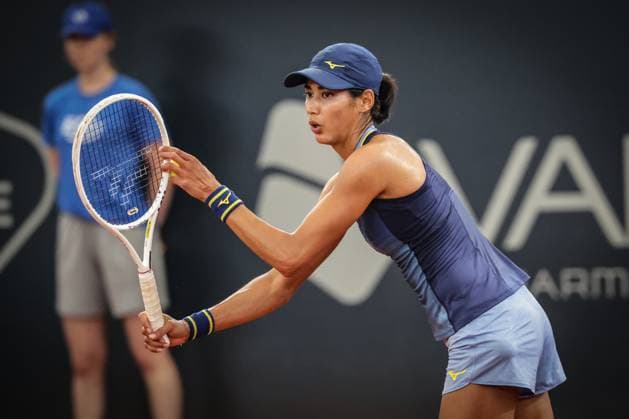 GER, Hamburg, xFSx, ATP250 Womens Tennis Tournament , MSC Hamburg Ladies Open 2025 , Round of 16 , 17 07 2025 v l Astra Sharma AUS makes a serve Copyright: HMBxMedia FernandoxSoares