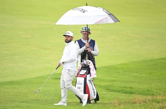 J.J. Spaun on the 2nd fairway The Open Golf, Round 1, Royal Portrush Golf Club, County Antrim, Northern Ireland, UK - 17 Jul 2025Portrush Royal Portrush Golf Club Northern Ireland United Kingdom  Copyright: xGreigxCowie Shutterstockx 15402507cc