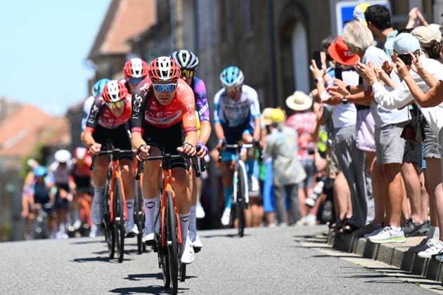 Tour de France 2025 Stage 12 HAUTACAM, FRANCE - JULY 17 : Rider of Ineos Grenadiers in action during stage 12 of the 112th edition of Tour de France an UCI World Tour 2.UWT cycling road race stage for Men Elite of 181 km with start in Auch and finish in Hautacam on July 17, 2025 in Hautacam, France, 17 07 2025 ( Motordriver Kenny Verfaillie - Hautacam France  Copyright: xVincentxKalutx