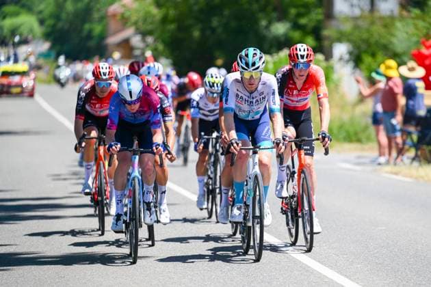 Tour de France 2025 Stage 12 HAUTACAM, FRANCE - JULY 17 : Bahrain - Victorious in action during stage 12 of the 112th edition of Tour de France an UCI World Tour 2.UWT cycling road race stage for Men Elite of 181 km with start in Auch and finish in Hautacam on July 17, 2025 in Hautacam, France, 17 07 2025 ( Motordriver Kenny Verfaillie - Hautacam France  Copyright: xVincentxKalutx