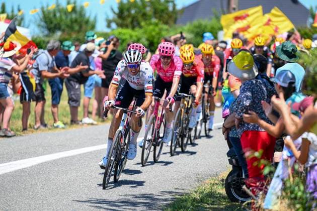 Tour de France 2025 Stage 12 HAUTACAM, FRANCE - JULY 17 : Politt Nils (GER) of UAE Team Emirates - XRG in action during stage 12 of the 112th edition of Tour de France an UCI World Tour 2.UWT cycling road race stage for Men Elite of 181 km with start in Auch and finish in Hautacam on July 17, 2025 in Hautacam, France, 17 07 2025 ( Motordriver Kenny Verfaillie - Hautacam France  Copyright: xVincentxKalutx