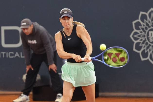 GER, Hamburg, xFSx, ATP250 Womens Tennis Tournament , MSC Hamburg Ladies Open 2025 , Round of 16 ,17 07 2025 v l Anna Bondar HUN plays a backhand Copyright: HMBxMedia FernandoxSoares