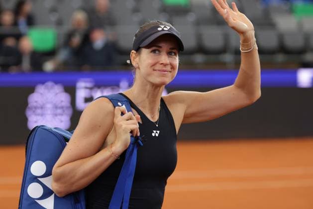 GER, Hamburg, xFSx, ATP250 Womens Tennis Tournament , MSC Hamburg Ladies Open 2025 , Round of 16 ,17 07 2025 v l Anna Bondar HUN thanks the fans Copyright: HMBxMedia FernandoxSoares
