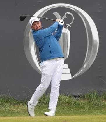 Ireland s Shane Lowry tees off on the 1st hole during the first round at the 153rd Open Championship at Royal Portrush Golf Club in Portrush, Northern Ireland on Thursday, July 17, 2025.  LON2025071710 HUGOxPHILPOTT