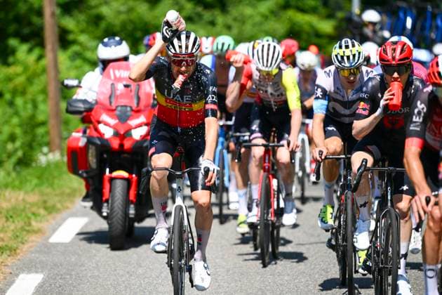 Tour de France 2025 Stage 12 HAUTACAM, FRANCE - JULY 17 : Wellens Tim (BEL) of UAE Team Emirates - XRG cooling off with water during stage 12 of the 112th edition of Tour de France an UCI World Tour 2.UWT cycling road race stage for Men Elite of 181 km with start in Auch and finish in Hautacam on July 17, 2025 in Hautacam, France, 17 07 2025 ( Motordriver Kenny Verfaillie - Hautacam France  Copyright: xVincentxKalutx