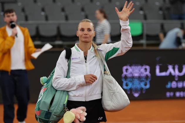 GER, Hamburg, xFSx, ATP250 Womens Tennis Tournament , MSC Hamburg Ladies Open 2025 , Round of 16 ,17 07 2025 v l Dayana Yastremska UKR thanks the fans Copyright: HMBxMedia FernandoxSoares
