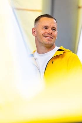 17.07.2025, GER, Skeleton, Nationalkader Nationalmannschaft A-Kader, Maenner, Saison 25 26, Skeleton-Olympiasieger Christopher Grotheer lädt zur Pressekonferenz Auftakt der Olympiasaison Vorstellung des neuen Hauptsponsors Im Namen von Christopher Grotheer wurde eine Eröffnungsveranstaltung Auftaktveranstaltung für die Olympiasaison 25 26 an der Anschubstrecke in der Lotto Thüringen Eisarena organisiert. Mit geladen waren unter anderen Alexander Roediger (Heimtrainer), Herr Julian Vornab (Staatssekretär im Thüringer Finanzministerium) sowie Herr Jochen Staschewski (Geschäftsführer Lotto Thüringen) 98559 Oberhof LOTTO Thüringen EISARENA Oberho Thueringen Deutschland *** 17 07 2025, GER, Skeleton, National squad National team A squad, Men, Season 25 26, Skeleton Olympic Champion Christopher Grotheer invites to press conference Kick-off of the Olympic season Presentation of the new main sponsor On behalf of Christopher Grotheer, an opening event was organized Kick-off event for the Olympic season 25 26 at the push track in the Lotto Thüringen Eisarena With invited were among others Alexander Roediger home coach , Mr. Julian Vornab State Secretary in the Thuringian Ministry of Finance and Mr. Jochen Staschewski Managing Director Lotto Thüringen 98559 Oberhof LOTTO Thüringen EISARENA Oberho Thueringen Germany