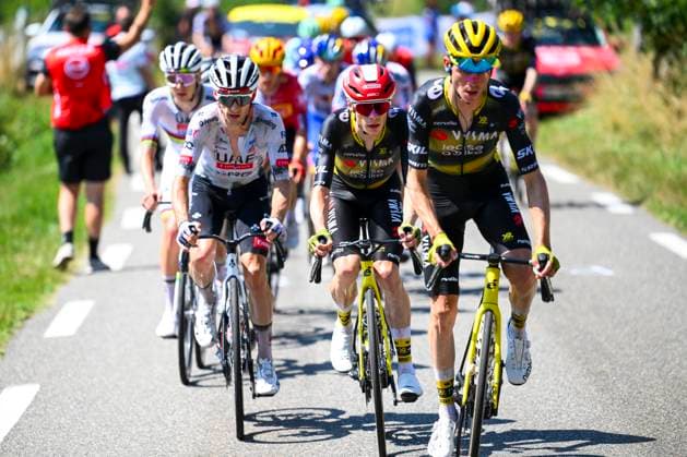 Tour de France 2025 Stage 12 HAUTACAM, FRANCE - JULY 17 : Vingegaard Jonas (DEN) of Team Visma - Lease a Bike, Pogacar Tadej (SLO) of UAE Team Emirates - XRG in action during stage 12 of the 112th edition of Tour de France an UCI World Tour 2.UWT cycling road race stage for Men Elite of 181 km with start in Auch and finish in Hautacam on July 17, 2025 in Hautacam, France, 17 07 2025 ( Motordriver Kenny Verfaillie - Hautacam France  Copyright: xVincentxKalutx