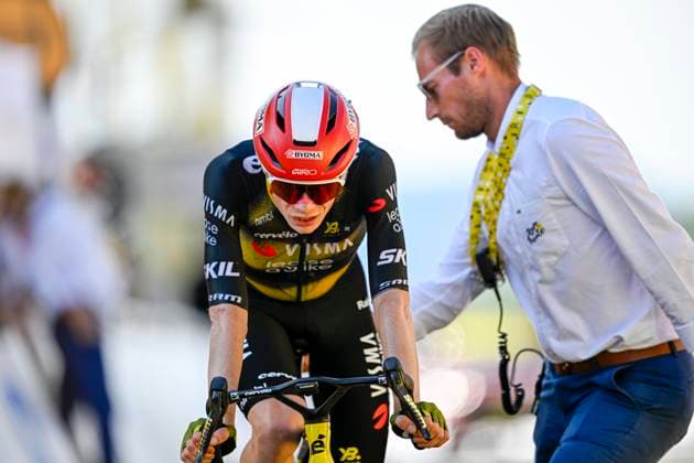 Tour de France 2025 Stage 12 HAUTACAM, FRANCE - JULY 17 : Vingegaard Jonas (DEN) of Team Visma - Lease a Bike at the finish line during stage 12 of the 112th edition of Tour de France an UCI World Tour 2.UWT cycling road race stage for Men Elite of 181 km with start in Auch and finish in Hautacam on July 17, 2025 in Hautacam, France, 17 07 2025 ( Motordriver Kenny Verfaillie - Hautacam France  Copyright: xJanxDexMeuleneirx