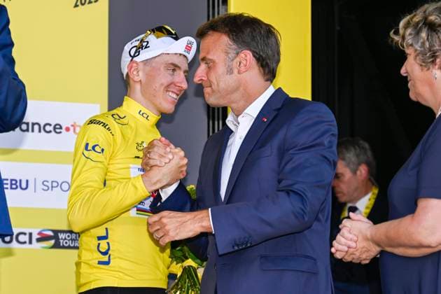 Tour de France 2025 Stage 12 HAUTACAM, FRANCE - JULY 17 : Emmanuel Macron and Pogacar Tadej (SLO) of UAE Team Emirates - XRG on the podium with the yellow jersey during stage 12 of the 112th edition of Tour de France an UCI World Tour 2.UWT cycling road race stage for Men Elite of 181 km with start in Auch and finish in Hautacam on July 17, 2025 in Hautacam, France, 17 07 2025 ( Motordriver Kenny Verfaillie - Hautacam France  Copyright: xJanxDexMeuleneirx