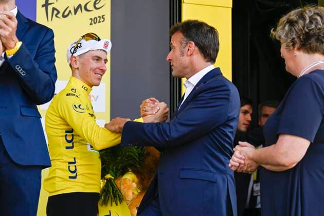 Tour de France 2025 Stage 12 HAUTACAM, FRANCE - JULY 17 : Emmanuel Macron and Pogacar Tadej (SLO) of UAE Team Emirates - XRG on the podium with the yellow jersey during stage 12 of the 112th edition of Tour de France an UCI World Tour 2.UWT cycling road race stage for Men Elite of 181 km with start in Auch and finish in Hautacam on July 17, 2025 in Hautacam, France, 17 07 2025 ( Motordriver Kenny Verfaillie - Hautacam France  Copyright: xJanxDexMeuleneirx