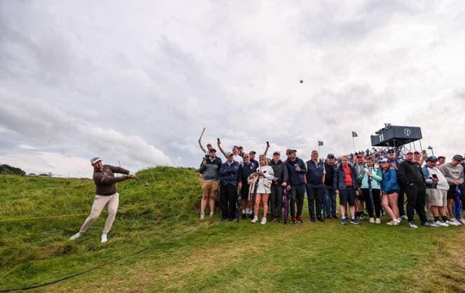 The 153rd Open Championship, Royal Portrush Golf Club, Co. Antrim 17 7 2025 Thriston Lawrence plays a shot from the rough on the 9th Thriston Lawrence plays a shot from the rough on the 9th 17 7 2025  Copyright: x INPHO BenxBradyx 0G8A9070